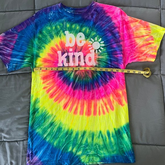 Sunshine Sisters Be Kind Rainbow Tee - Picture 5 of 6